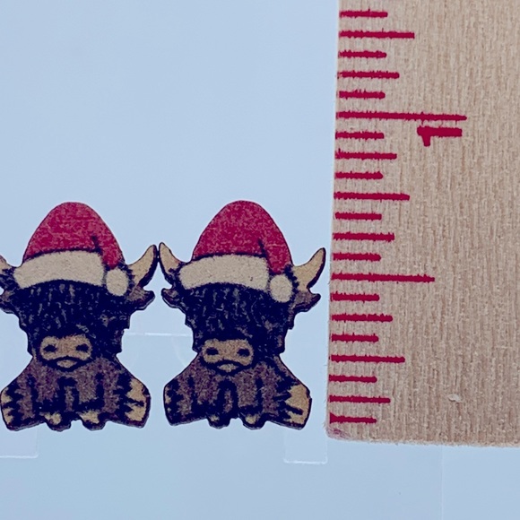 Western Style Long Haired Bull/Cow Christmas Stud Earrings - Picture 2 of 3